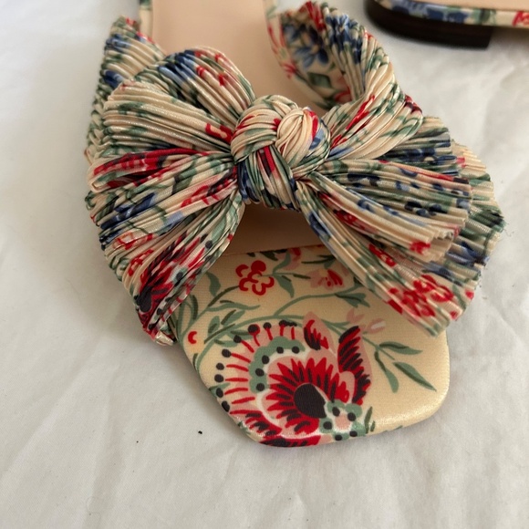 Loeffler Randall - Picture 2 of 4